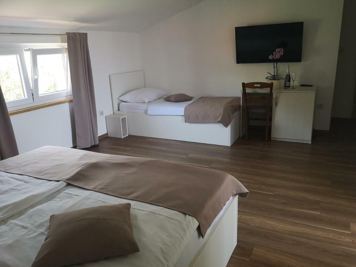 Rooms Vukusic Раб Экстерьер фото